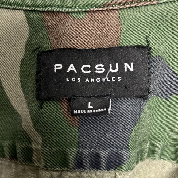 PacSun Camouflage button-down hoodie  - size large - Picture 2 of 4